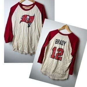 Buccaneers Tom Brady tee size large